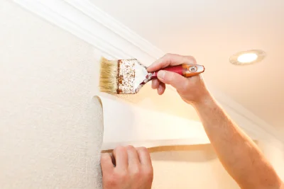 Pose de papier peint à Mareil-le-Guyon — revêtements muraux et toiles de verre